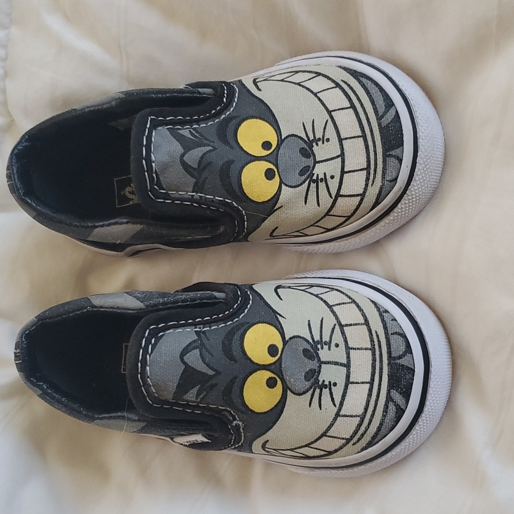 Disney baby Vans Alice in Wonderland size 4.5